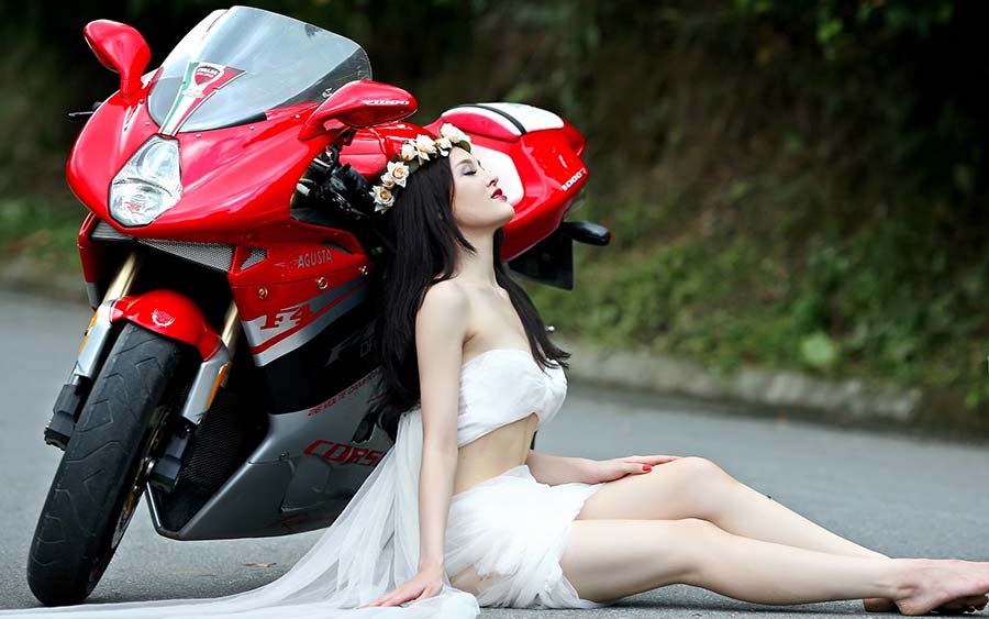 Beautiful girls and motorcycles in Perm