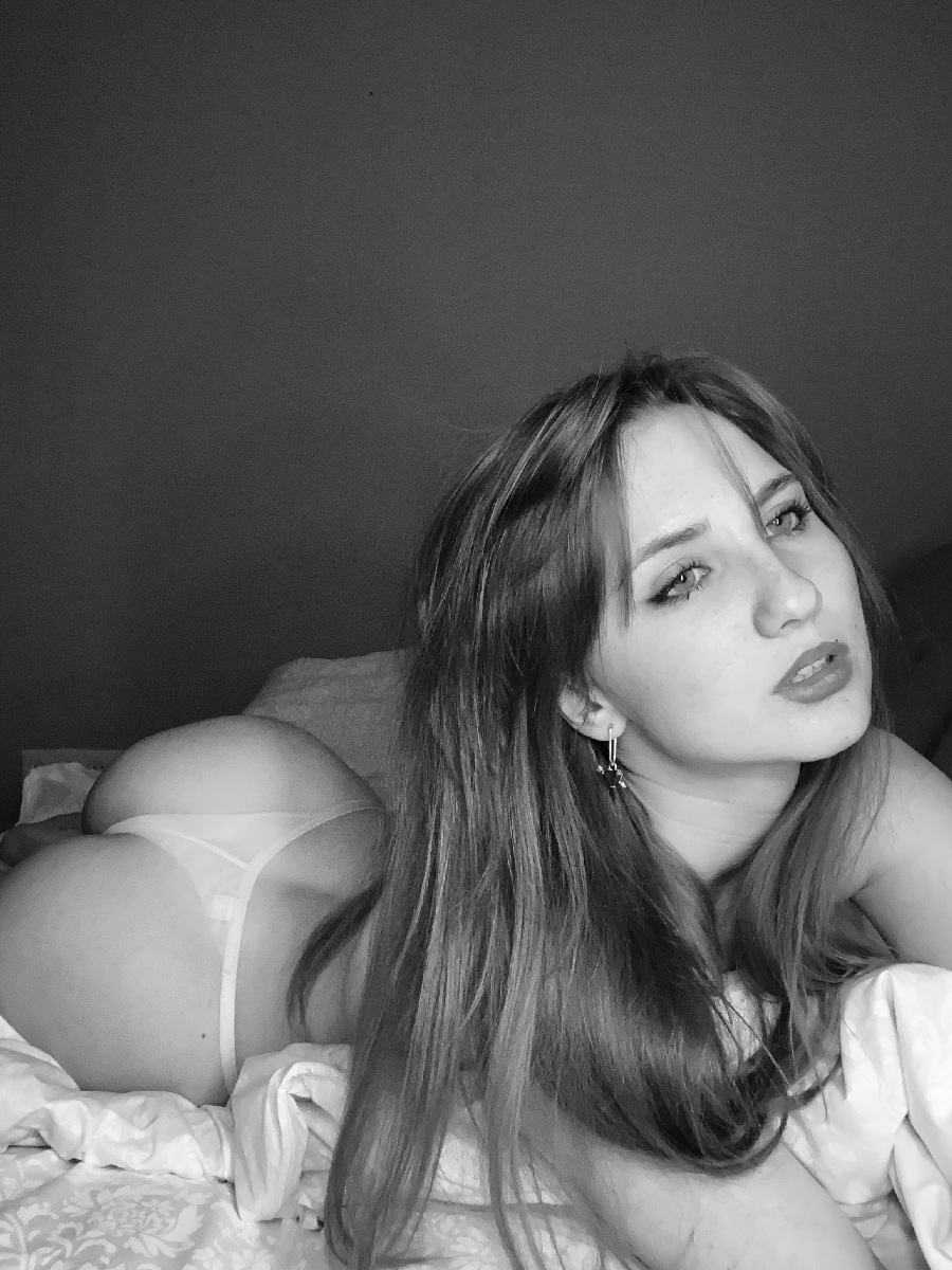 Take a pause and enjoy Nata nude — streaming from Perm