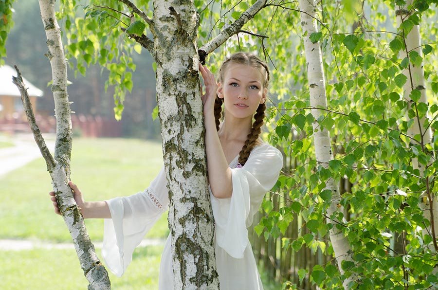Women in Slavic costumes in Perm