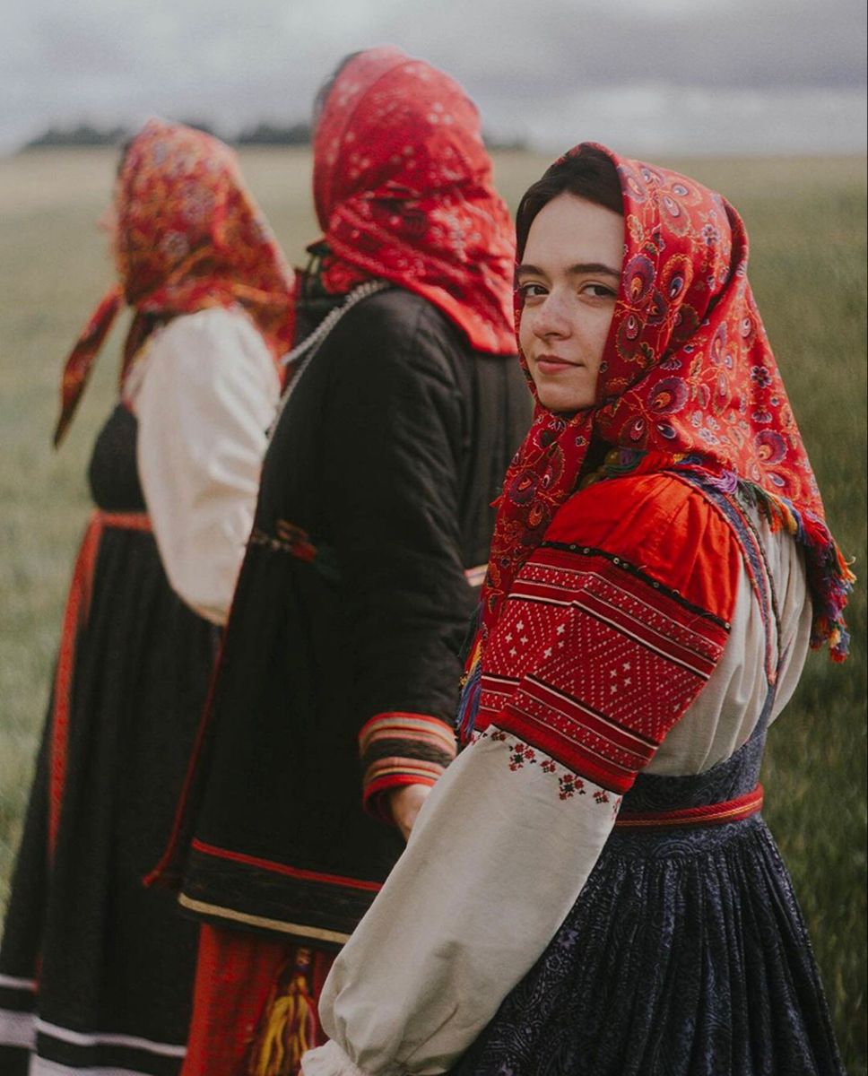Women in Slavic costumes in Perm