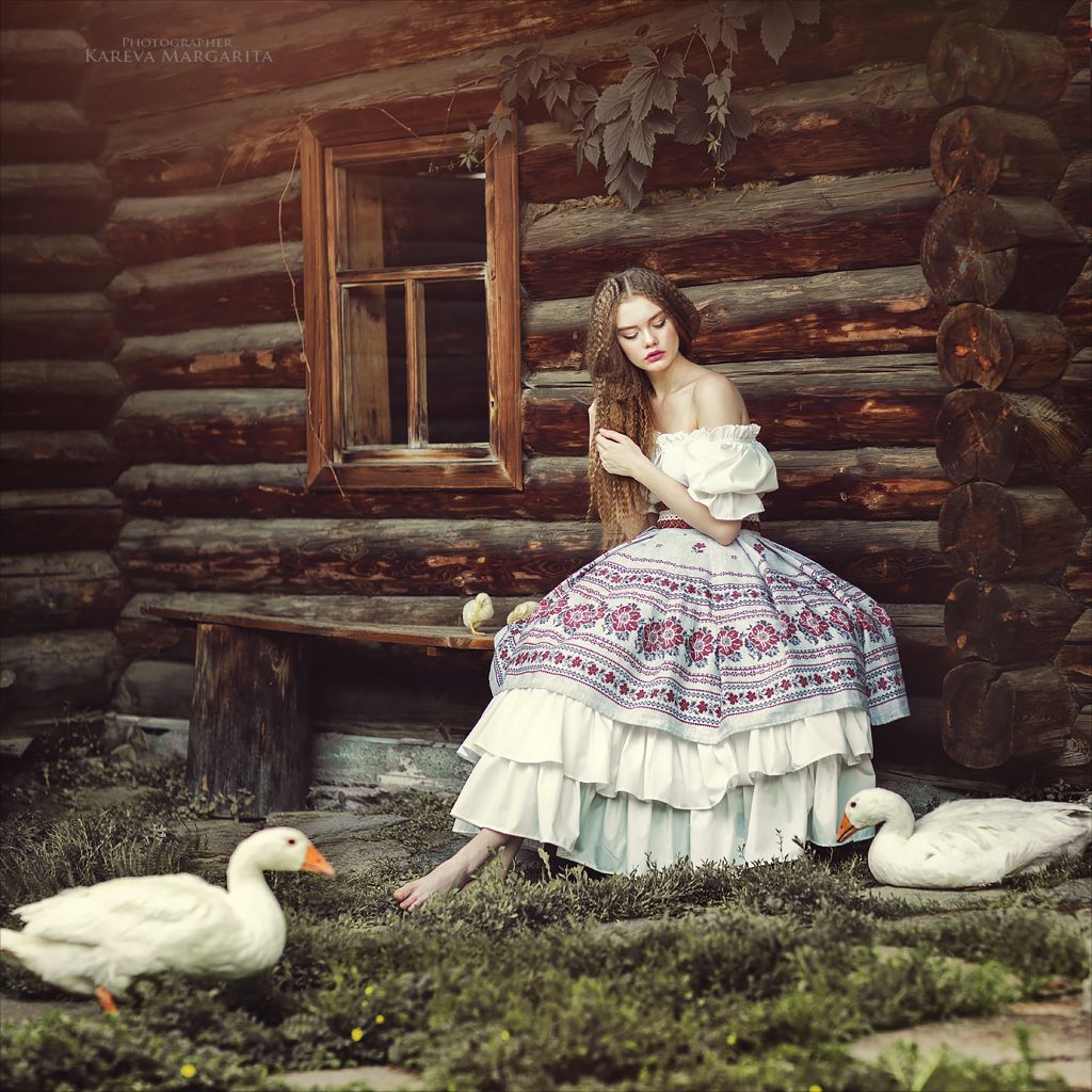 Women in Slavic costumes in Perm