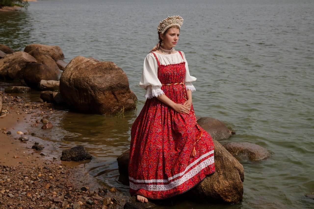 Women in Slavic costumes in Perm
