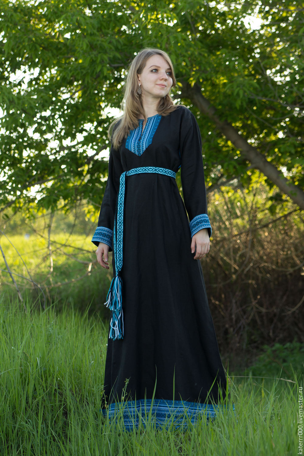 Women in Slavic costumes in Perm