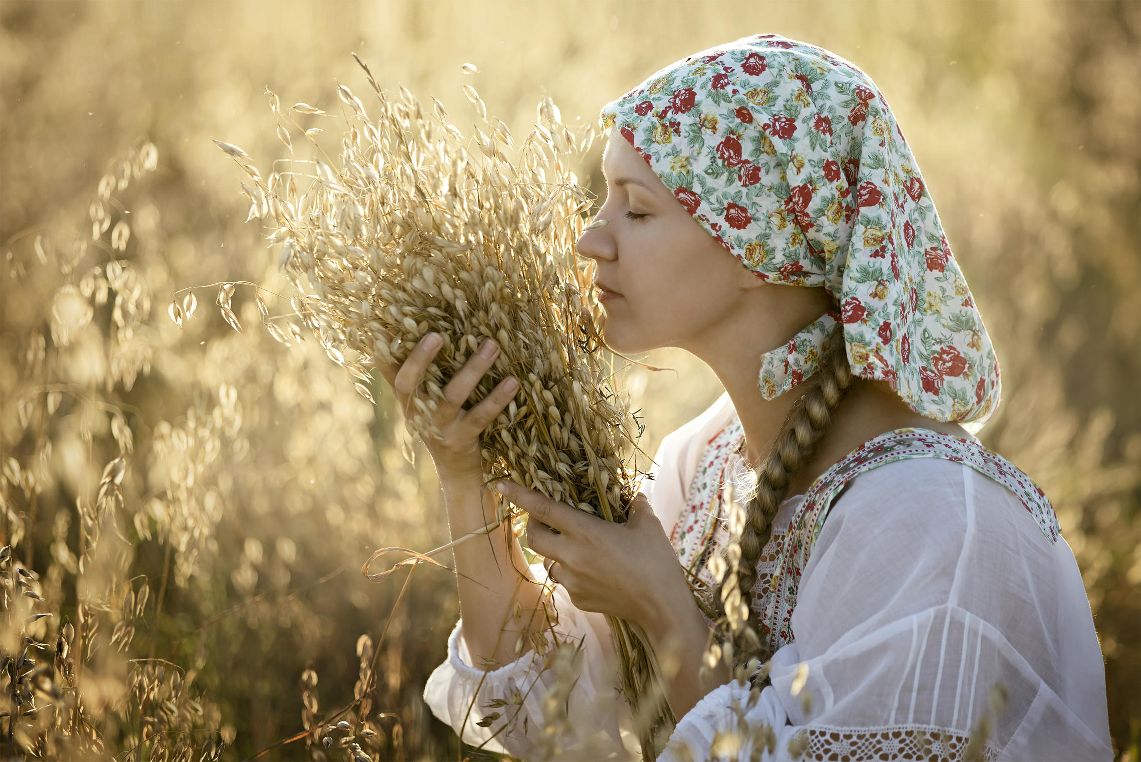 Photo Women in Slavic costumes in Perm