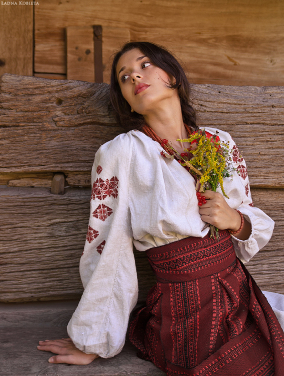 Girls in Slavic costumes in Perm